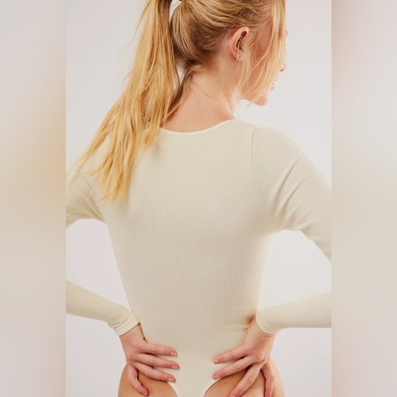 ❤️Free People Meg Seamless V-Neck Long-Sleeve Bodysuit - Picture 4 of 7